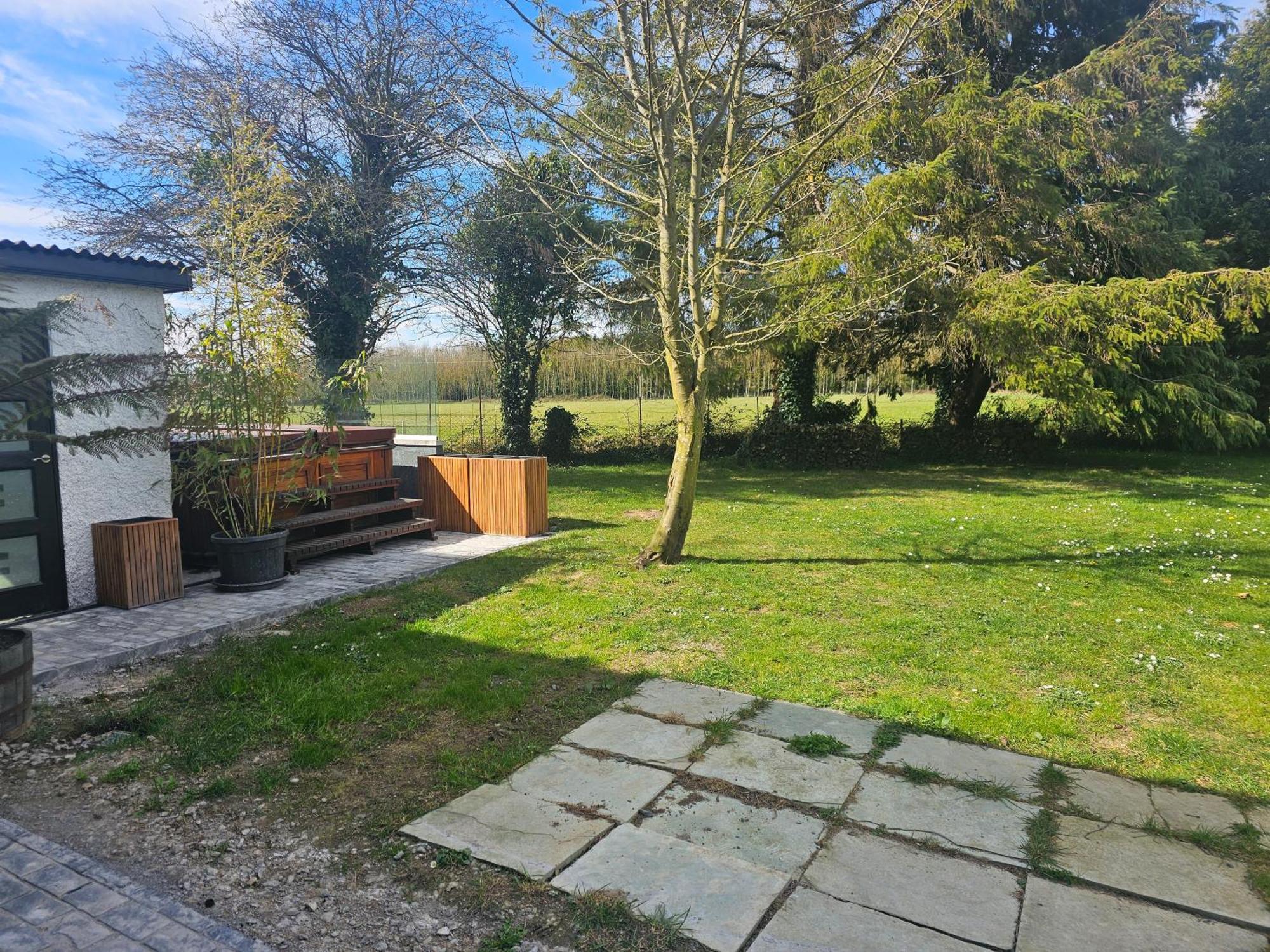 Contemporary Dublin Suite With Hot Tub Lispapple Cross Roads Exterior photo